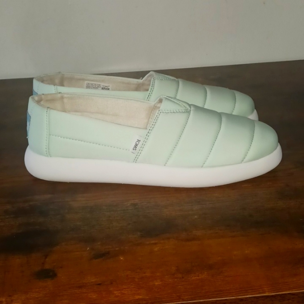 Toms - Picture 4 of 4